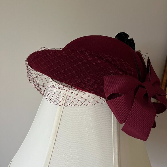 woman\'s vintage wool hat